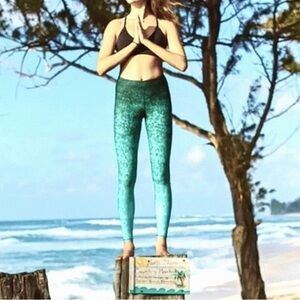 OKIINO Emerald Scales Leggings Ombre Size 4